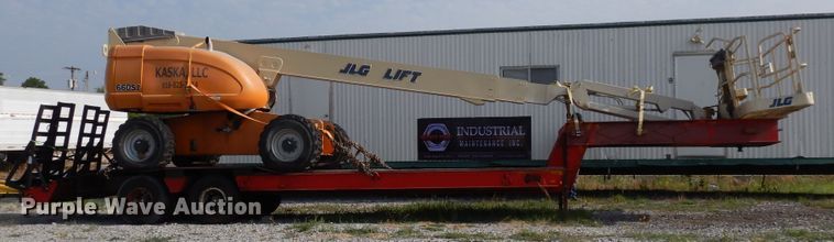 image for item GT9353 1975 Hyster drop deck equipment trailer