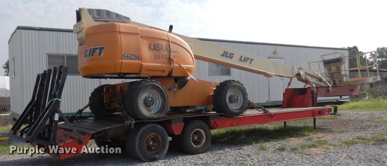 image for item GT9353 1975 Hyster drop deck equipment trailer