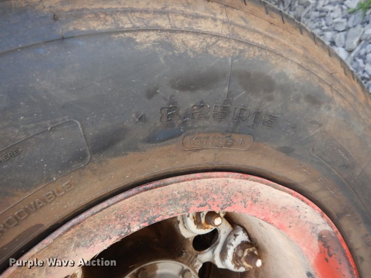 image for item GT9353 1975 Hyster drop deck equipment trailer