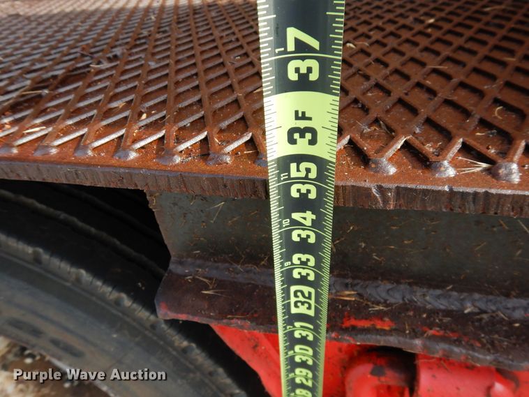 image for item GT9353 1975 Hyster drop deck equipment trailer