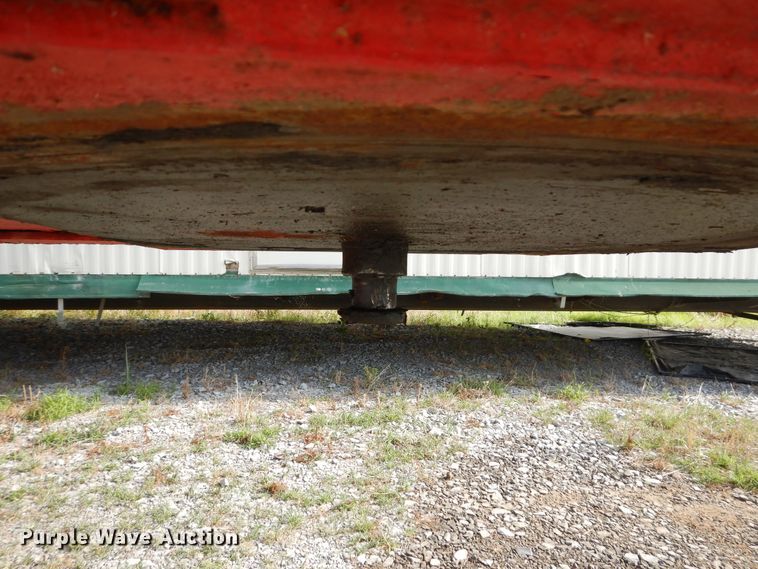 image for item GT9353 1975 Hyster drop deck equipment trailer