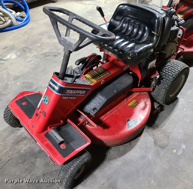 image for item GY9489 (2) Snapper SR1433 lawn mowers