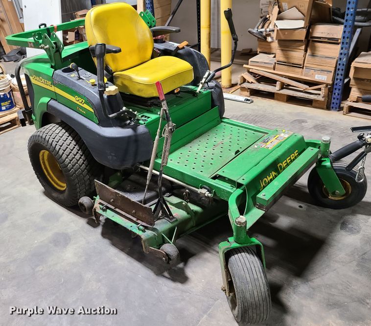 image for item GY9496 John Deere 997 ZTR lawn mower
