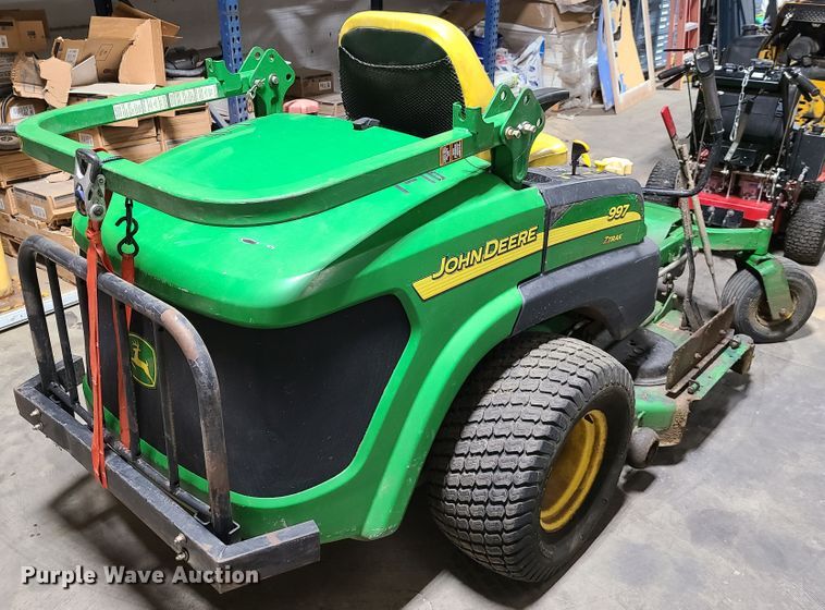 image for item GY9496 John Deere 997 ZTR lawn mower
