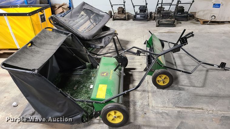 image for item GY9497 (3) John Deere leaf baggers