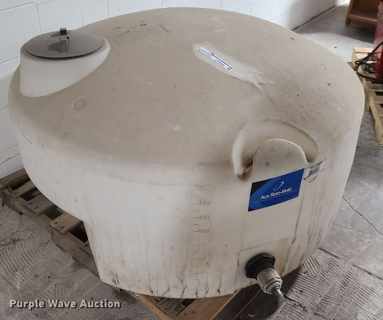 image for item GY9500 Poly water tank