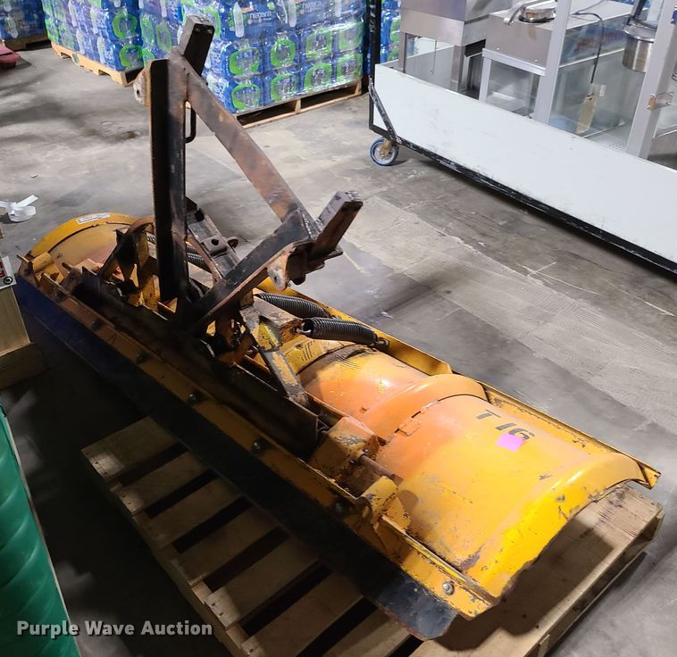 image for item GY9502 8'W snow plow