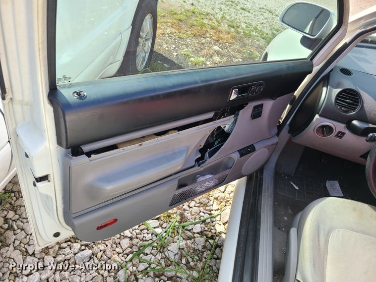 image for item GY9553 1998 Volkswagen New Bettle