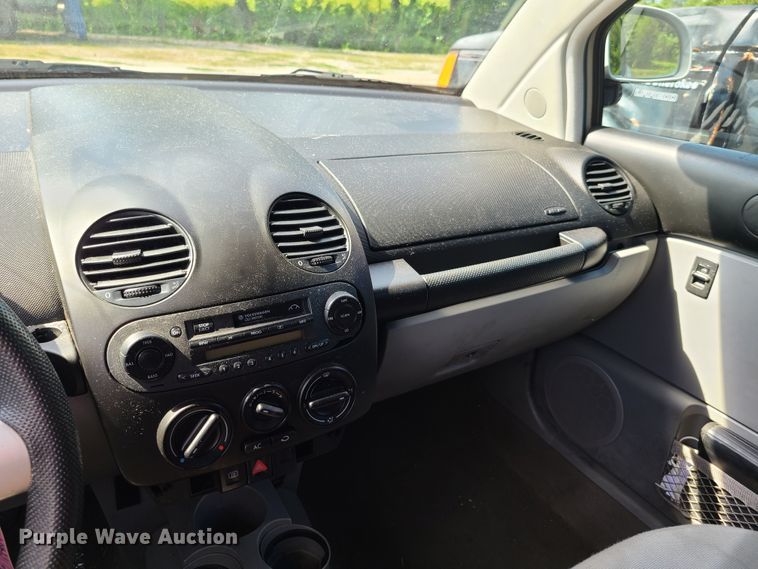 image for item GY9553 1998 Volkswagen New Bettle