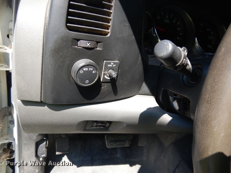 image for item HA9409 2009 Chevrolet Silverado 2500HD  Crew Cab pickup truck