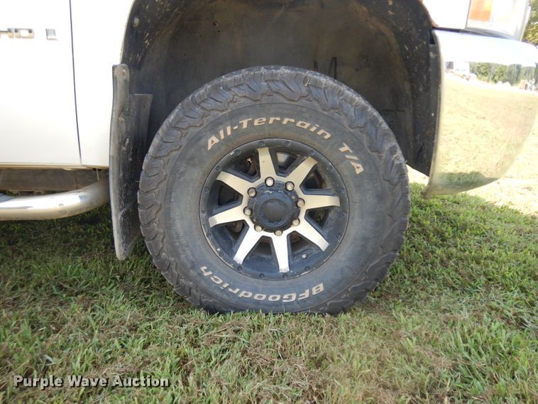 image for item HA9409 2009 Chevrolet Silverado 2500HD  Crew Cab pickup truck