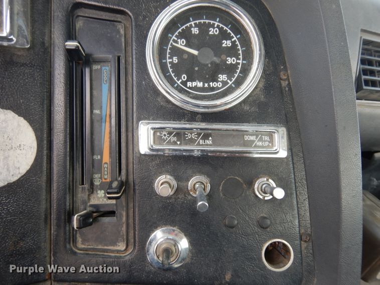 image for item HA9458 1997 Ford L7000  truck cab and chassis