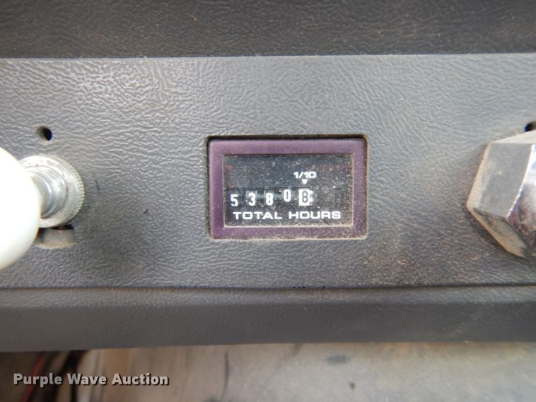 image for item HA9458 1997 Ford L7000  truck cab and chassis