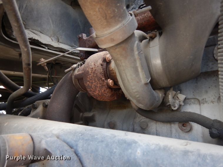 image for item HA9458 1997 Ford L7000  truck cab and chassis