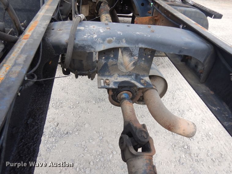 image for item HA9458 1997 Ford L7000  truck cab and chassis