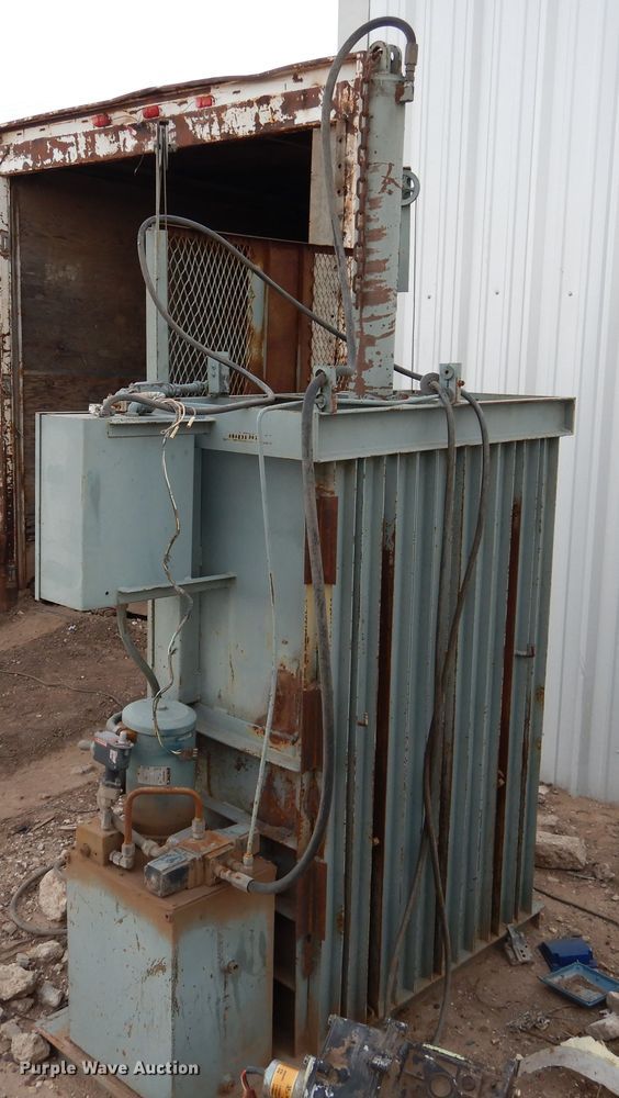image for item HB9021 Vertical refuse baler