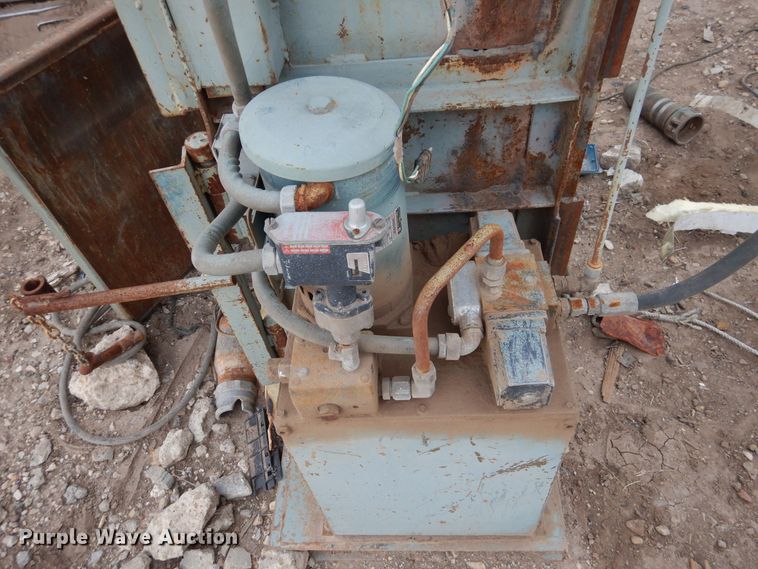 image for item HB9021 Vertical refuse baler