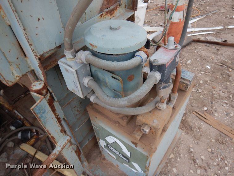 image for item HB9021 Vertical refuse baler