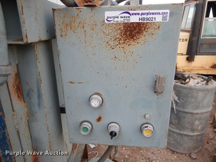 image for item HB9021 Vertical refuse baler