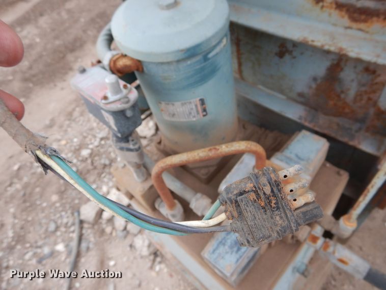 image for item HB9021 Vertical refuse baler