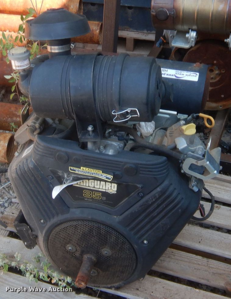 image for item HB9429 Briggs & Stratton two cylinder gas engine