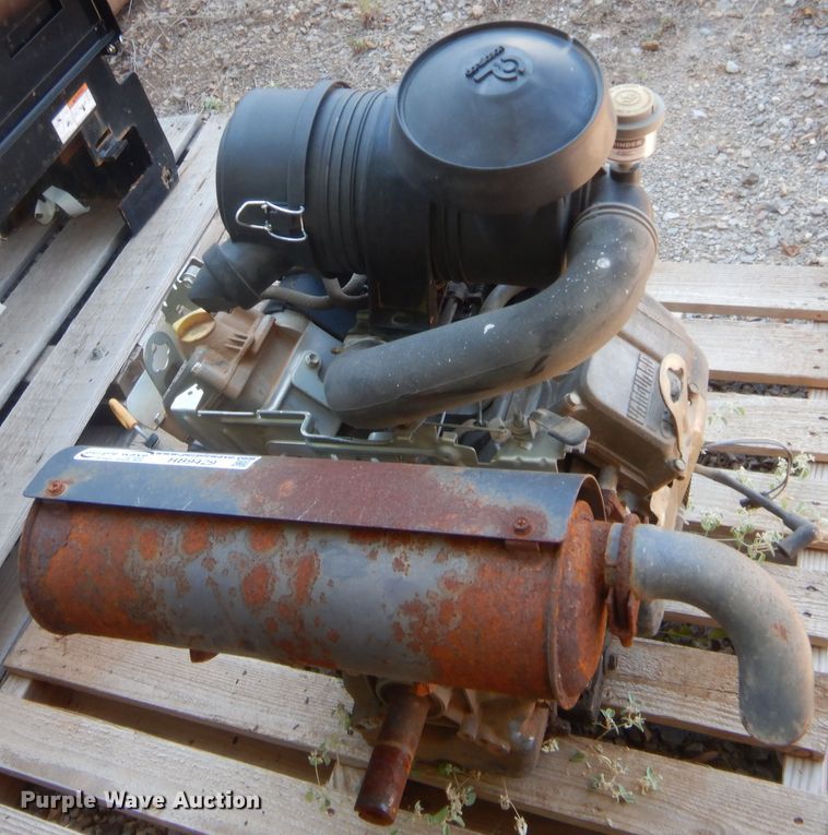 image for item HB9429 Briggs & Stratton two cylinder gas engine