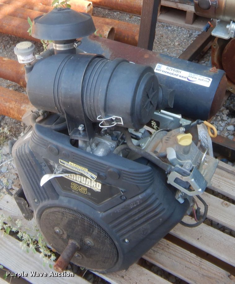 image for item HB9429 Briggs & Stratton two cylinder gas engine