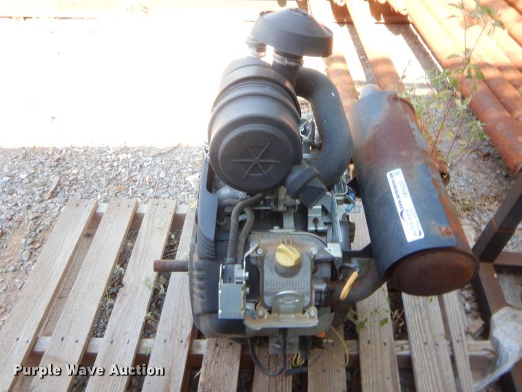 image for item HB9429 Briggs & Stratton two cylinder gas engine