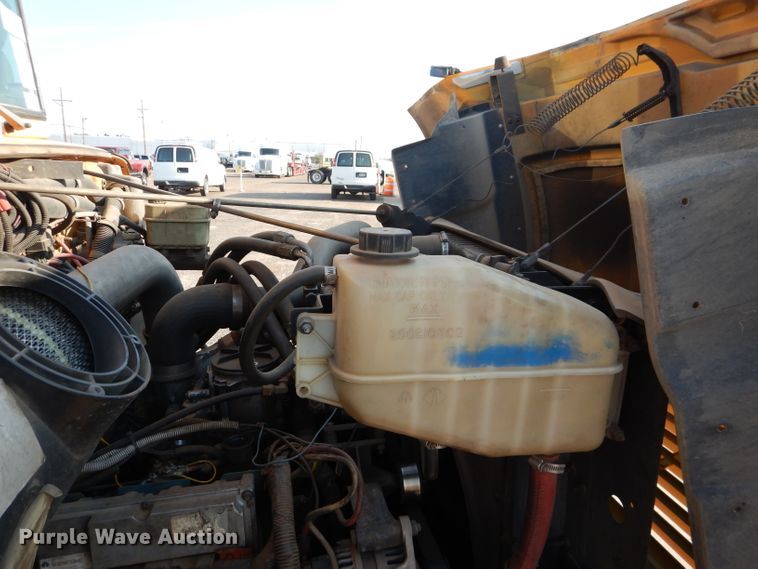 image for item HC9085 1999 International 3800 Blue Bird  school bus