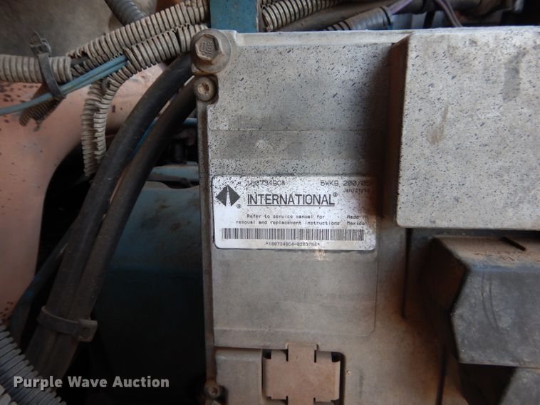 image for item HC9085 1999 International 3800 Blue Bird  school bus