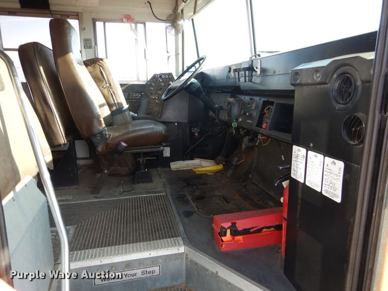 image for item HC9085 1999 International 3800 Blue Bird  school bus