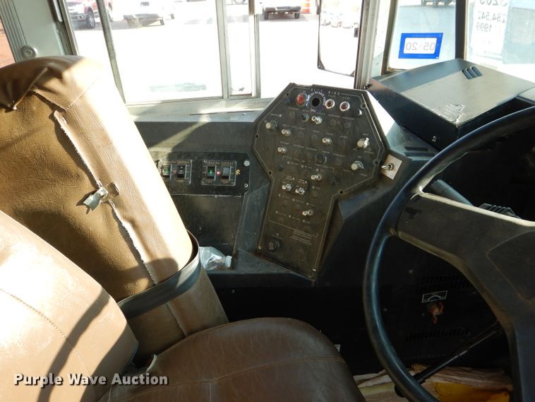 image for item HC9085 1999 International 3800 Blue Bird  school bus