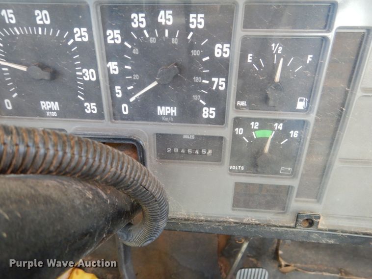 image for item HC9085 1999 International 3800 Blue Bird  school bus