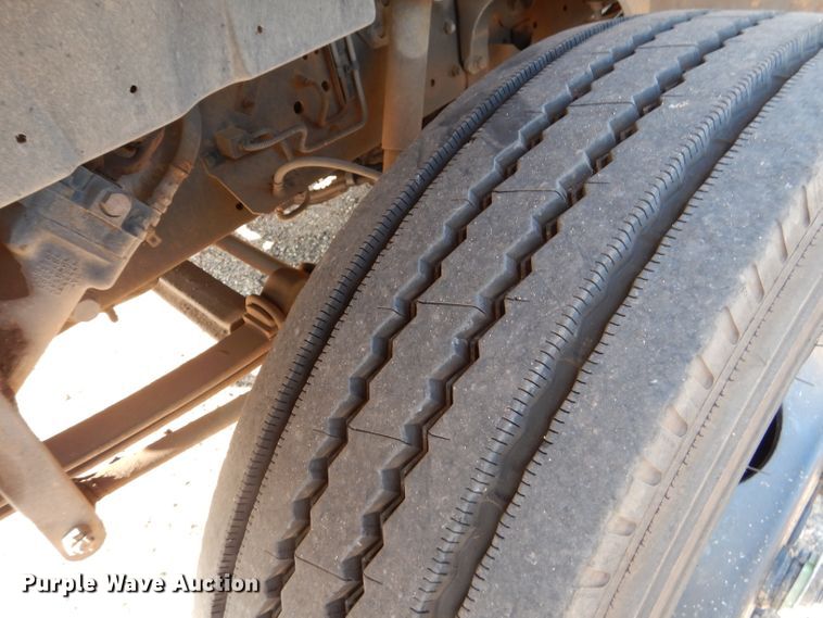 image for item HC9085 1999 International 3800 Blue Bird  school bus