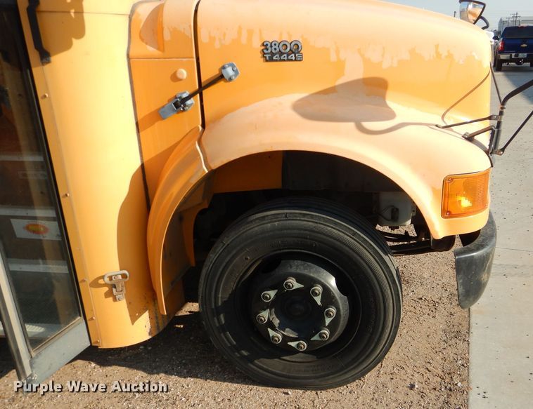 image for item HC9085 1999 International 3800 Blue Bird  school bus