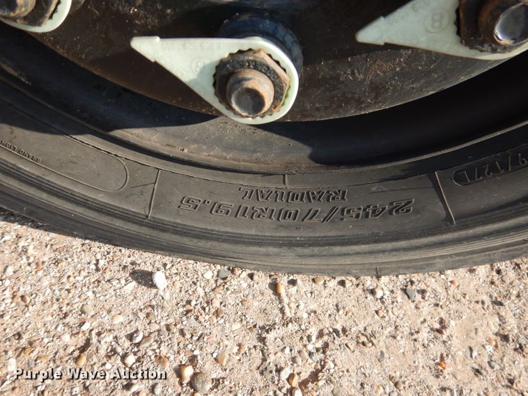 image for item HC9085 1999 International 3800 Blue Bird  school bus