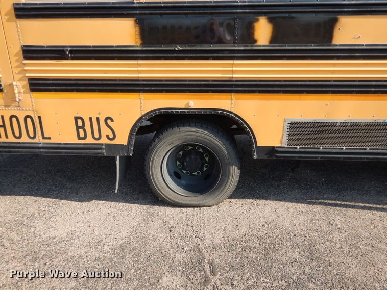 image for item HC9085 1999 International 3800 Blue Bird  school bus