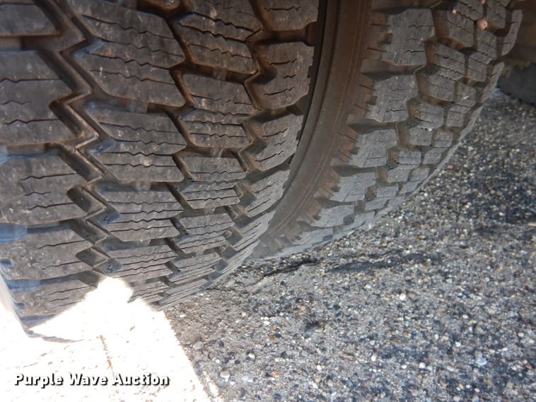 image for item HC9085 1999 International 3800 Blue Bird  school bus