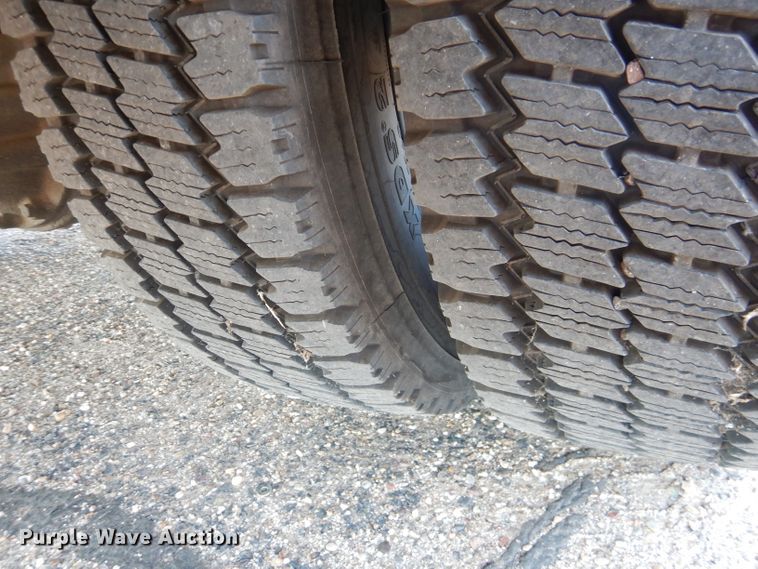 image for item HC9085 1999 International 3800 Blue Bird  school bus