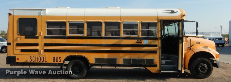image for item HC9086 1999 International 3800 Blue Bird  school bus