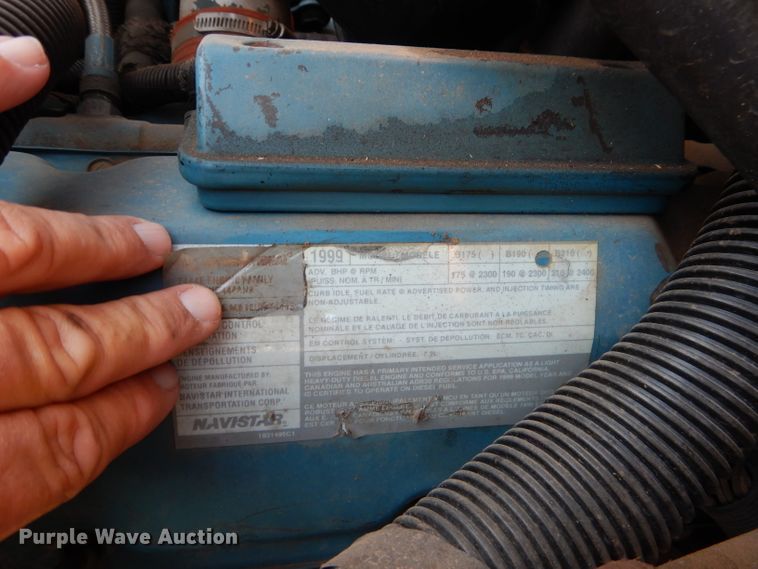 image for item HC9086 1999 International 3800 Blue Bird  school bus