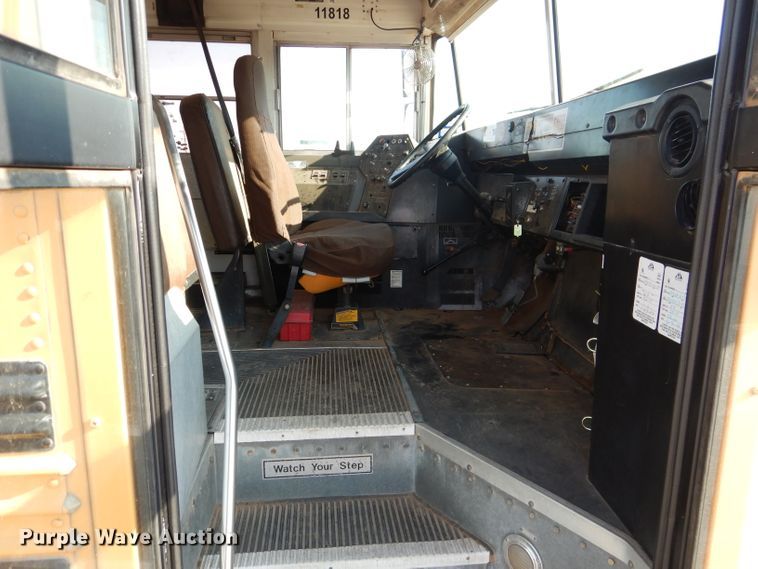 image for item HC9086 1999 International 3800 Blue Bird  school bus