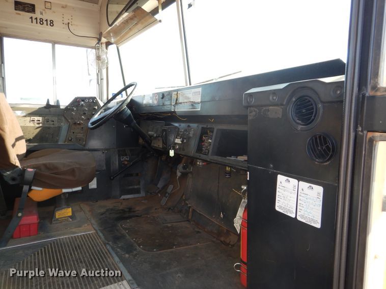 image for item HC9086 1999 International 3800 Blue Bird  school bus