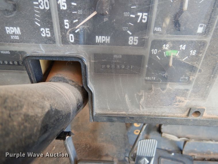 image for item HC9086 1999 International 3800 Blue Bird  school bus