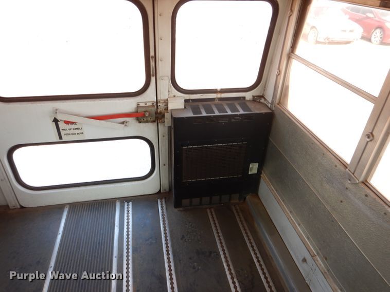 image for item HC9086 1999 International 3800 Blue Bird  school bus