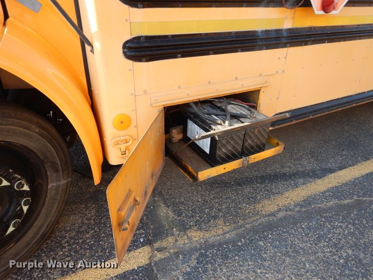 image for item HC9086 1999 International 3800 Blue Bird  school bus