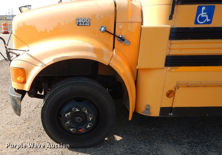 image for item HC9086 1999 International 3800 Blue Bird  school bus