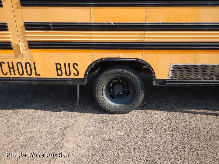 image for item HC9086 1999 International 3800 Blue Bird  school bus