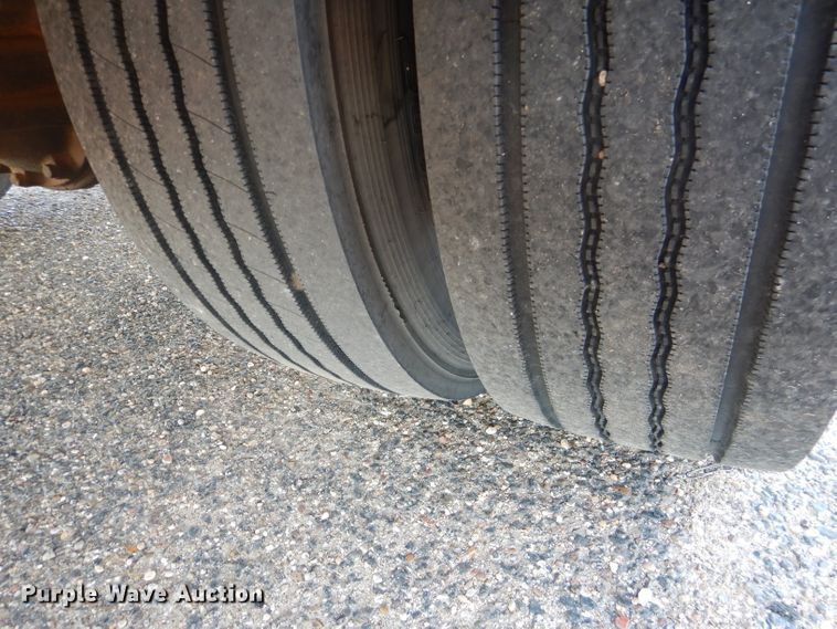 image for item HC9086 1999 International 3800 Blue Bird  school bus