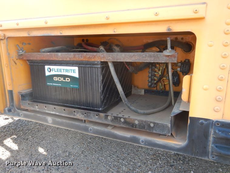 image for item HC9086 1999 International 3800 Blue Bird  school bus